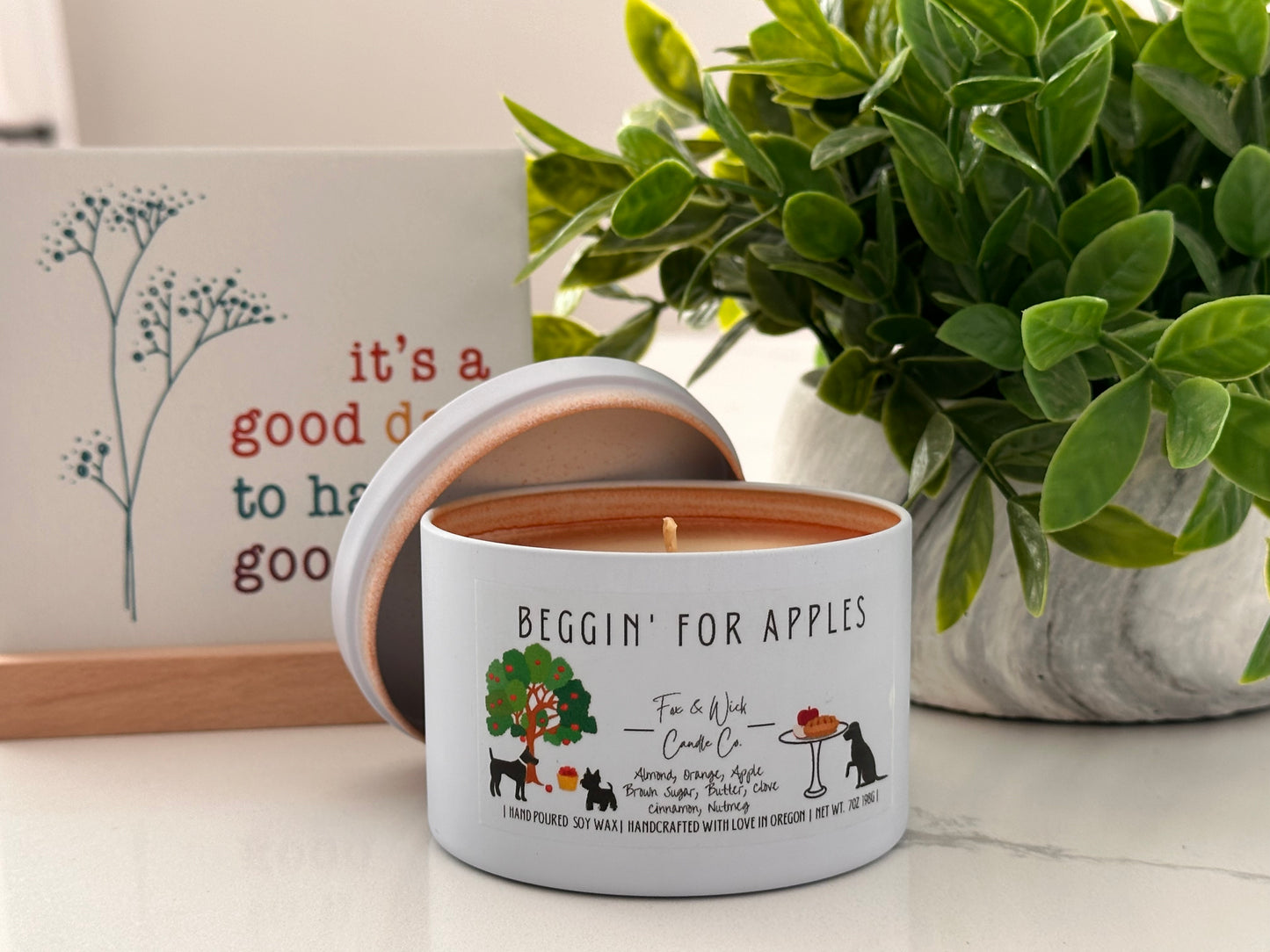 Beggin' For Apples -  Hot Apple Pie Candle